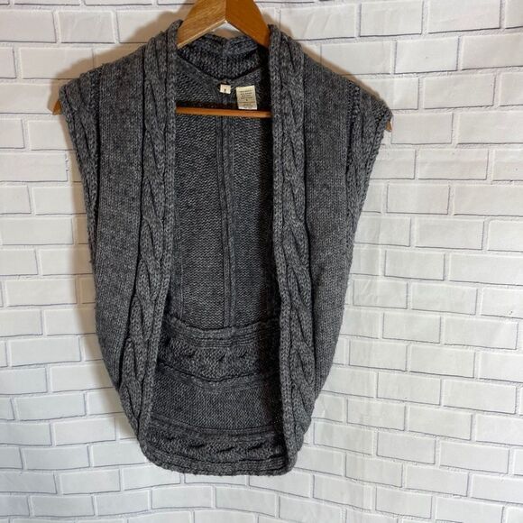 Anthro Moth Grey Chunky Alpaca Blend Shrug Sz S - Picture 1 of 6
